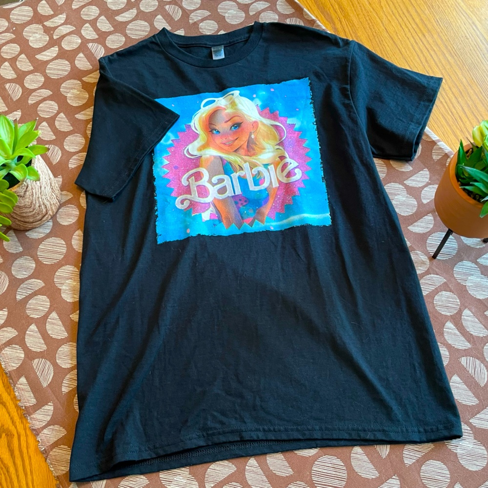 GILDAN BARBIE T-SHIRT